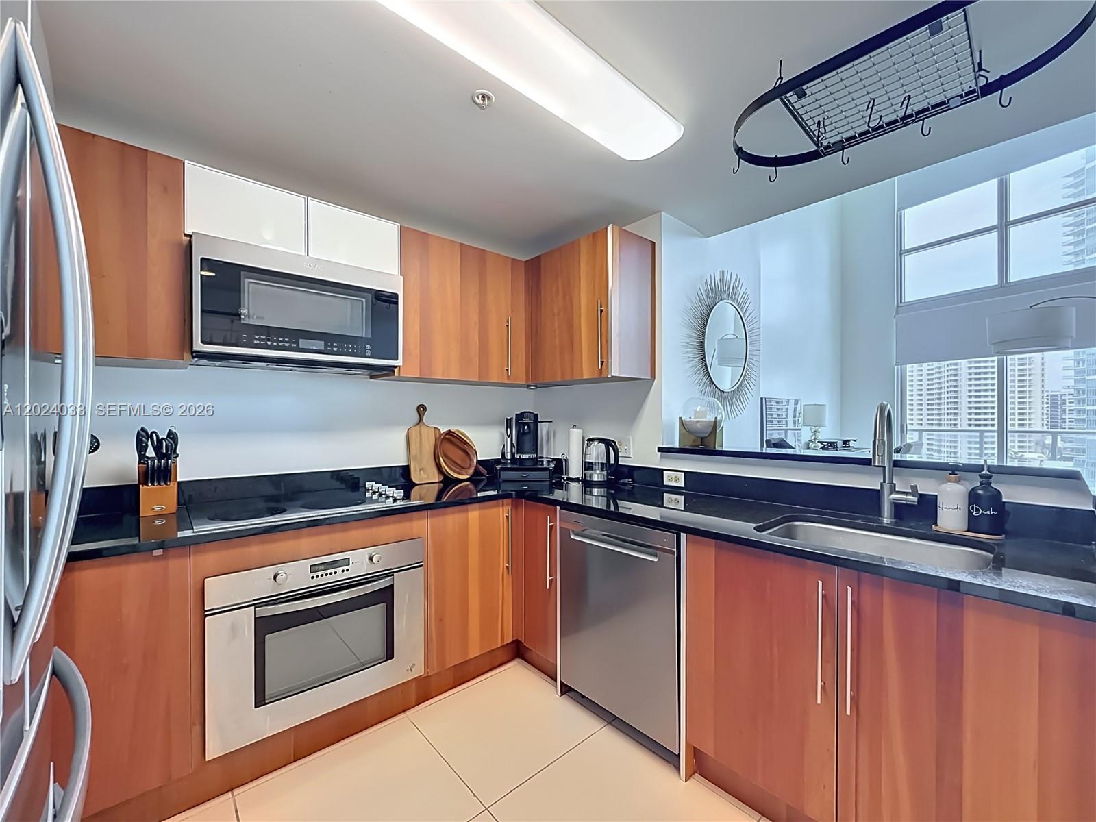 300 S Biscayne Blvd #L-1016, Miami FL 33131