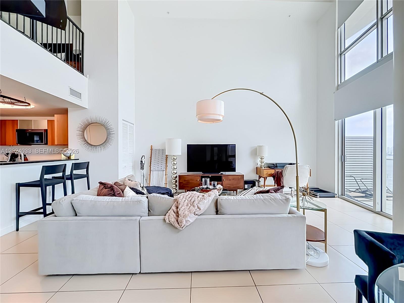 300 S Biscayne Blvd #L-1016, Miami FL 33131