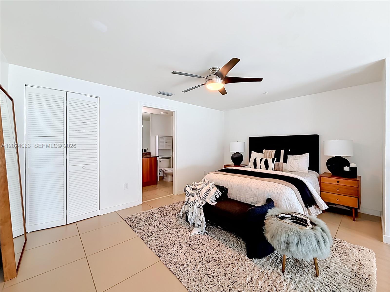 300 S Biscayne Blvd #L-1016, Miami FL 33131