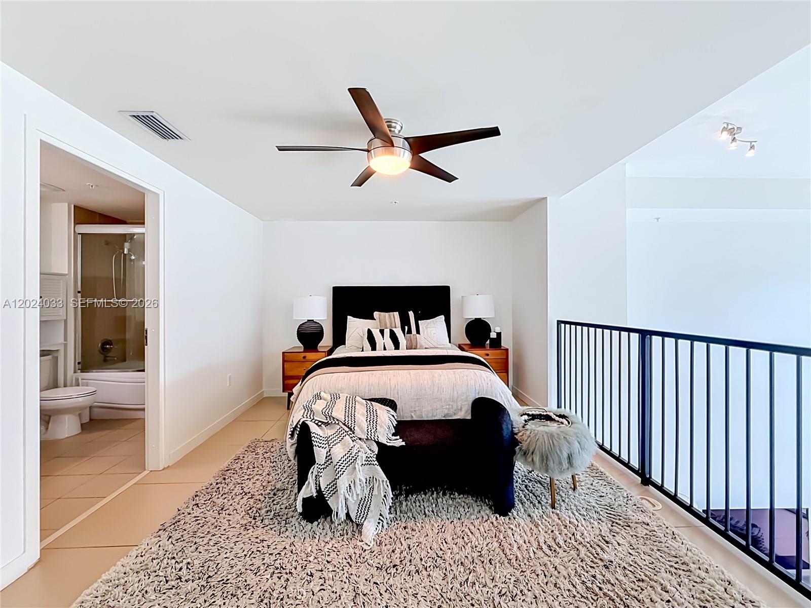 300 S Biscayne Blvd #L-1016, Miami FL 33131