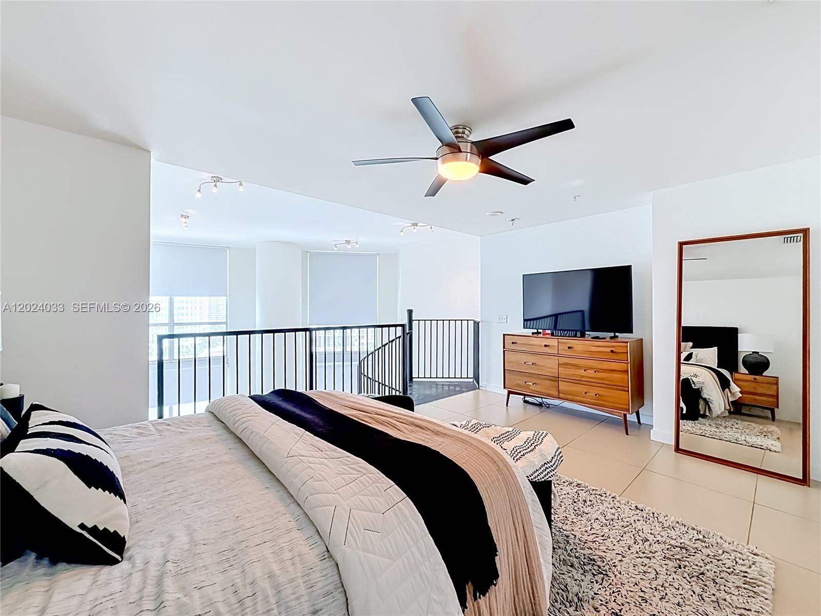 300 S Biscayne Blvd #L-1016, Miami FL 33131
