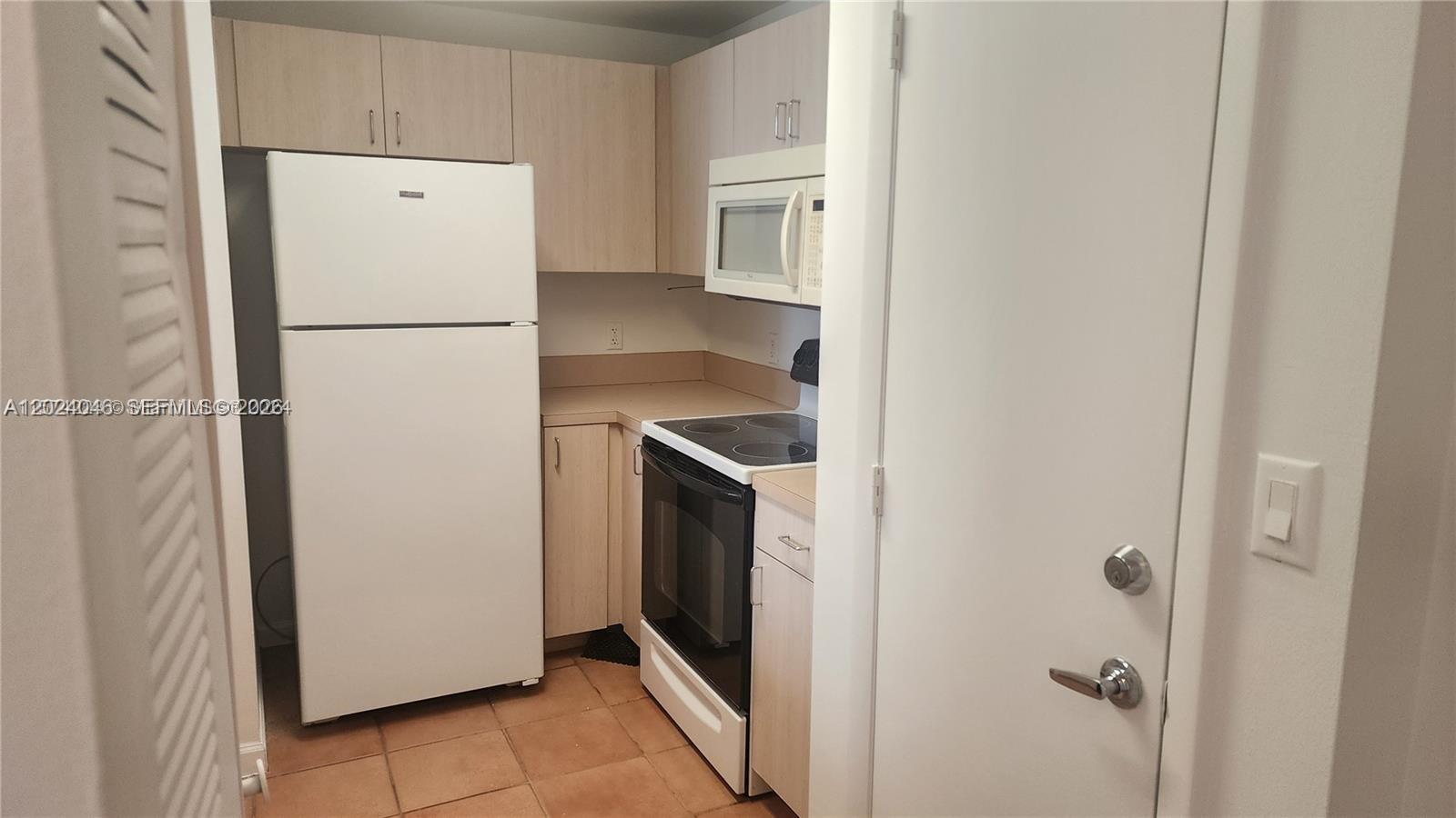 185 SE 14th Ter #1609, Miami FL 33131