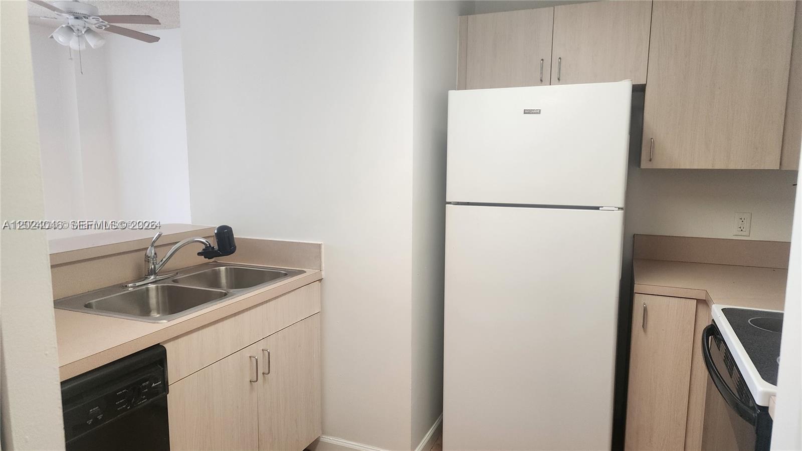 185 SE 14th Ter #1609, Miami FL 33131
