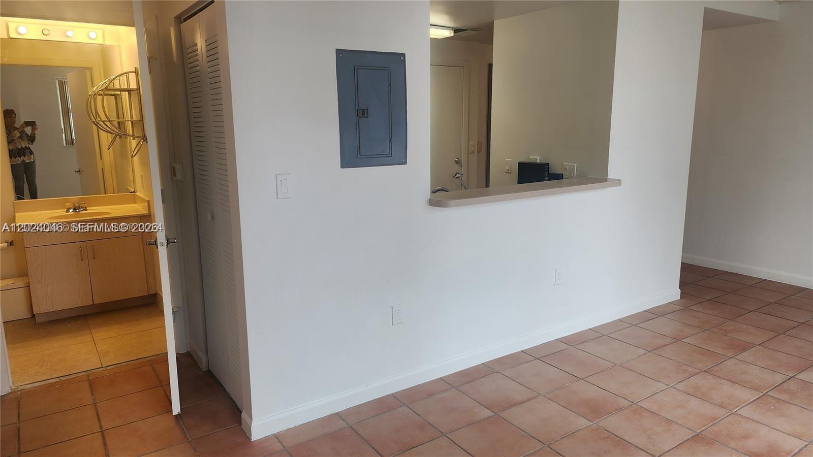 185 SE 14th Ter #1609, Miami FL 33131