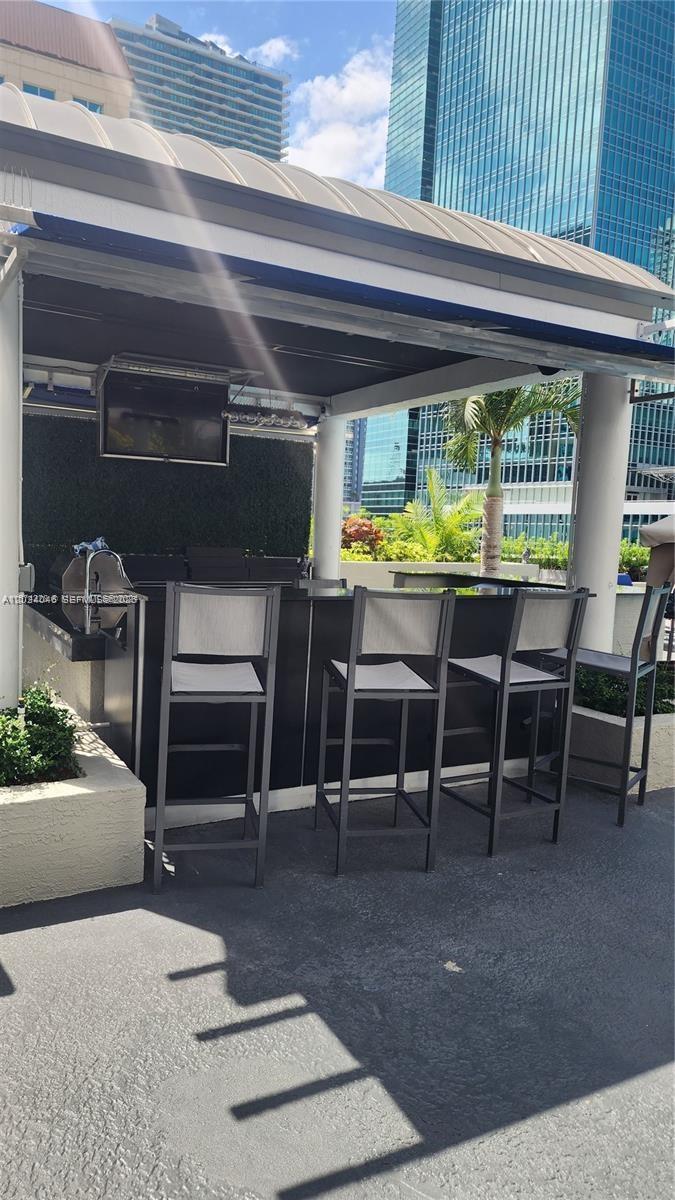 185 SE 14th Ter #1609, Miami FL 33131