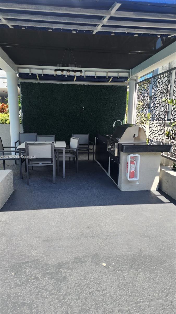 185 SE 14th Ter #1609, Miami FL 33131