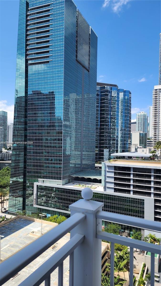 185 SE 14th Ter #1609, Miami FL 33131