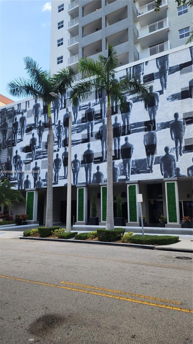 185 SE 14th Ter #1609, Miami FL 33131