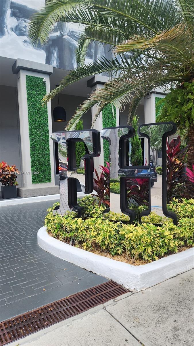 185 SE 14th Ter #1609, Miami FL 33131