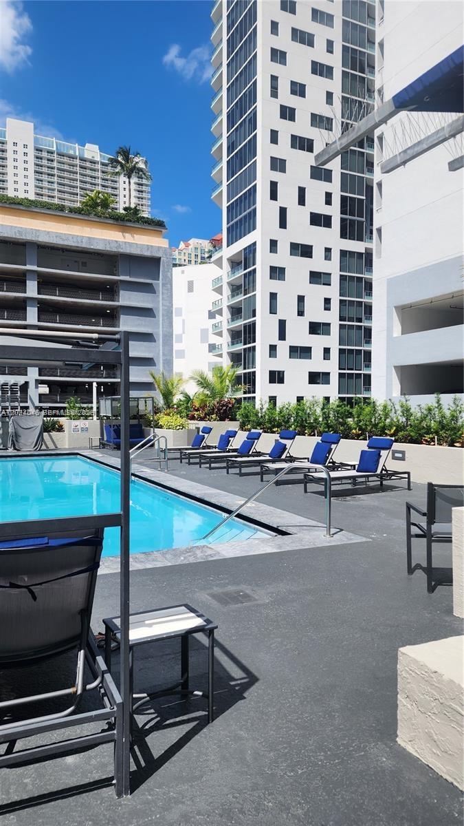 185 SE 14th Ter #1609, Miami FL 33131
