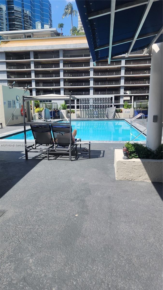 185 SE 14th Ter #1609, Miami FL 33131