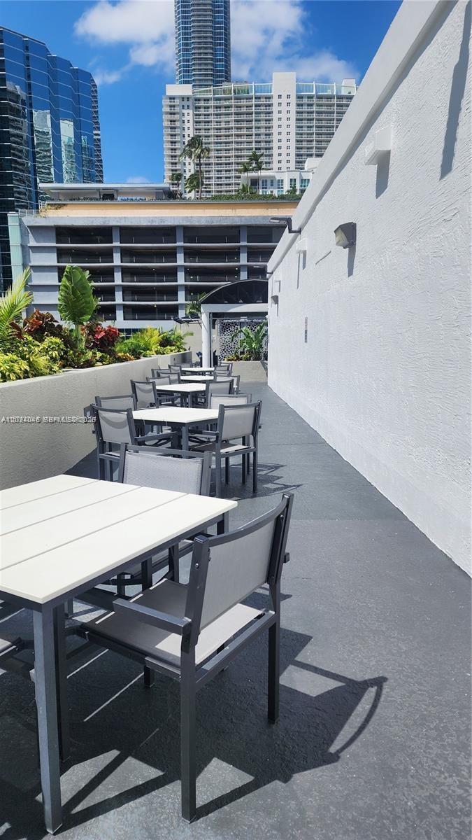 185 SE 14th Ter #1609, Miami FL 33131