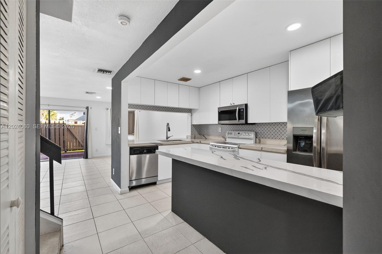 5843 Woodlands Blvd #5843, Tamarac FL 33319