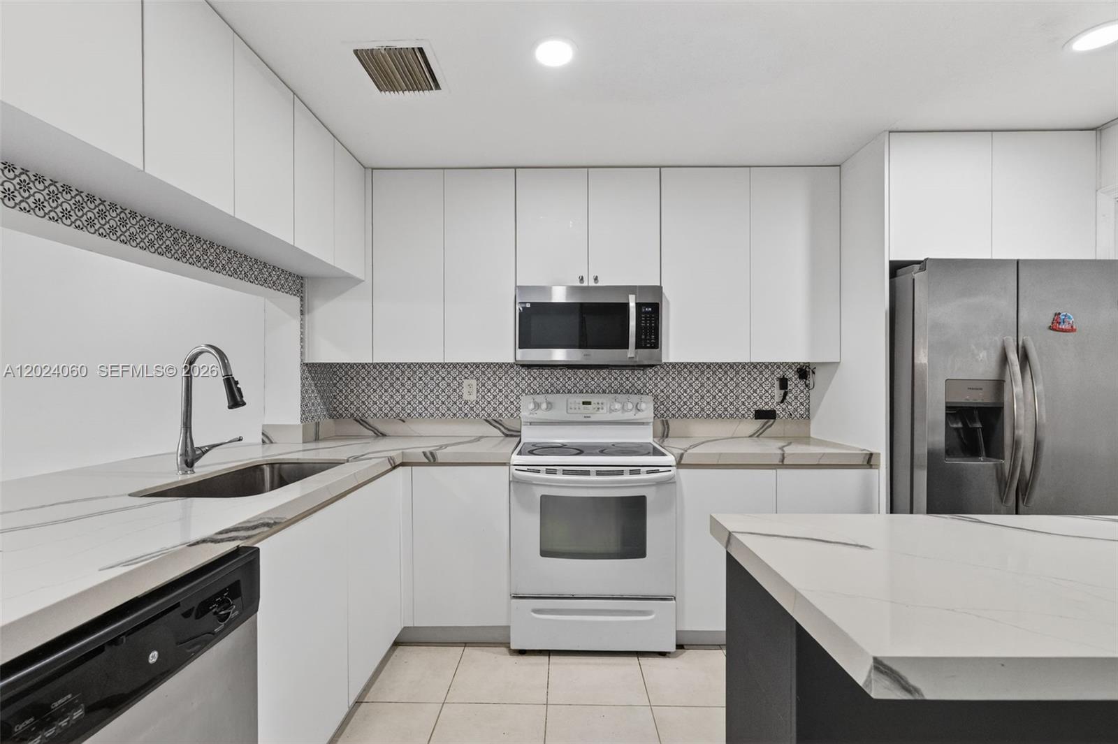 5843 Woodlands Blvd #5843, Tamarac FL 33319
