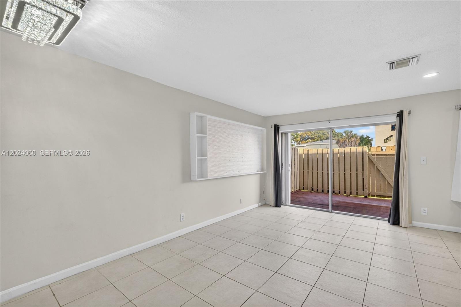 5843 Woodlands Blvd #5843, Tamarac FL 33319