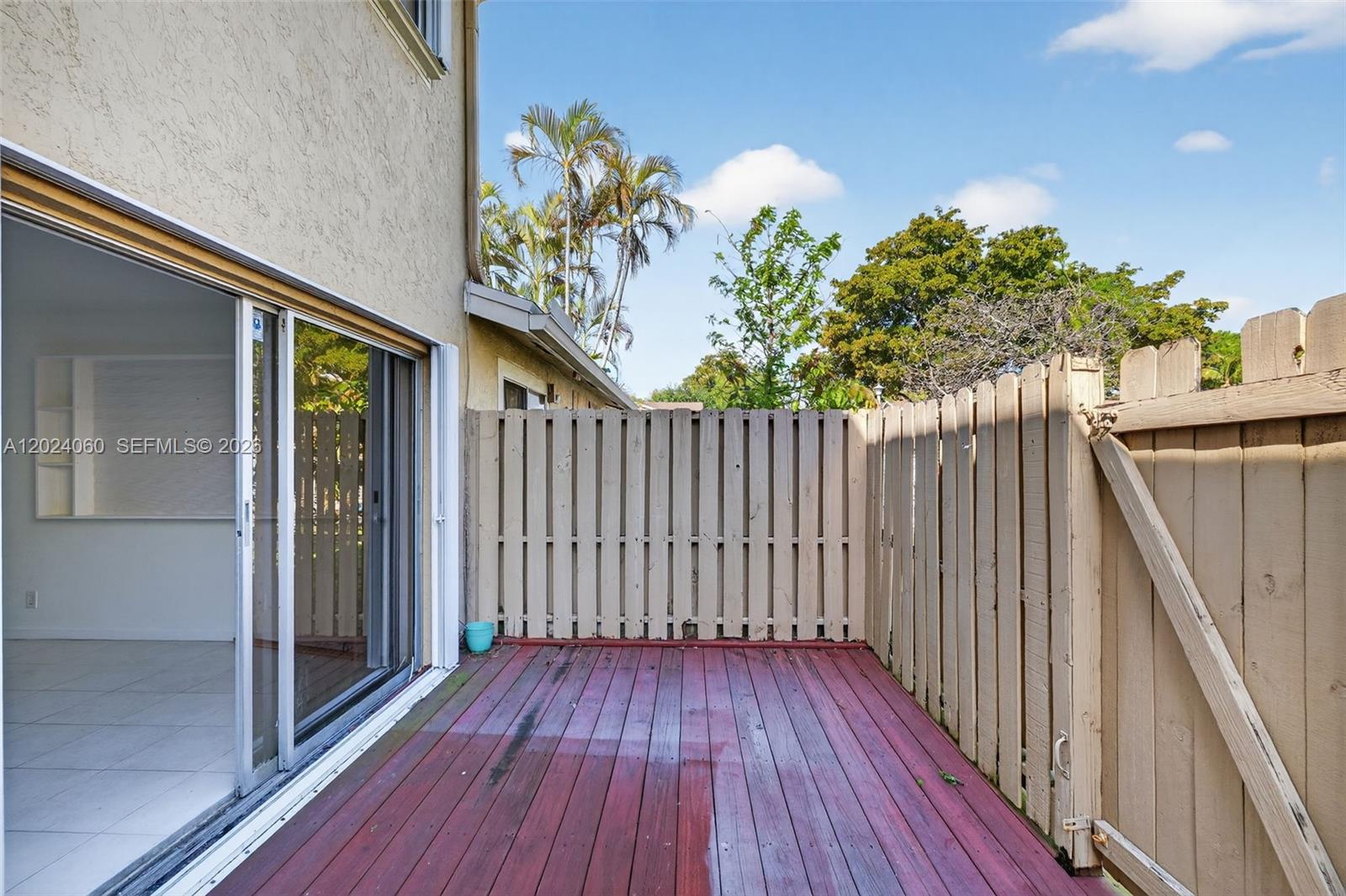5843 Woodlands Blvd #5843, Tamarac FL 33319
