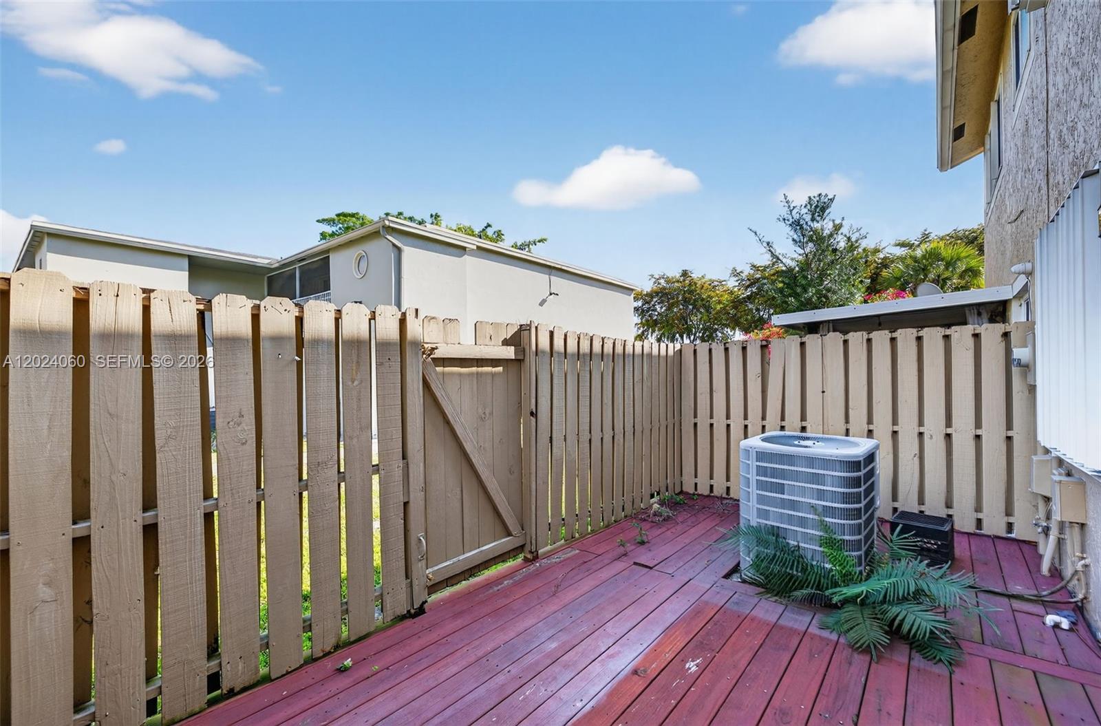 5843 Woodlands Blvd #5843, Tamarac FL 33319