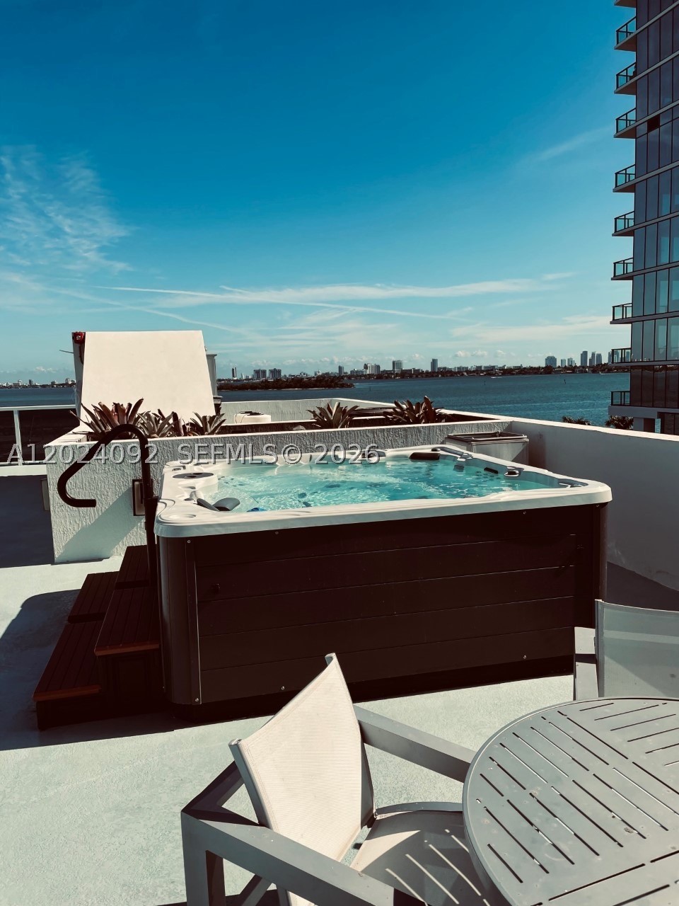 601 NE 23rd St #804, Miami FL 33137