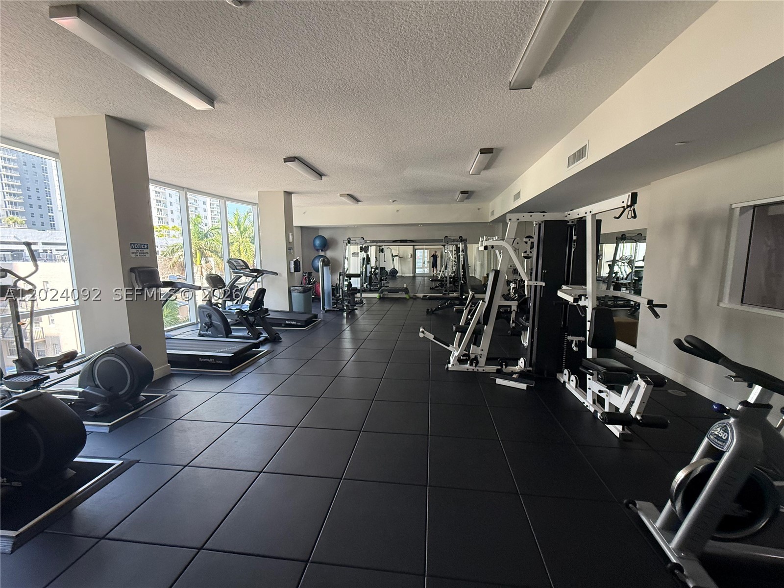 601 NE 23rd St #804, Miami FL 33137