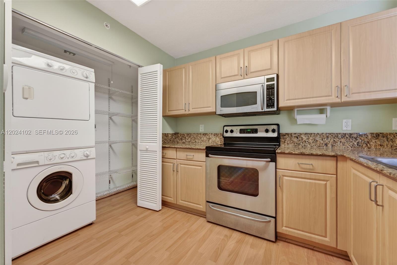 619 E Sheridan St #203, Dania Beach FL 33004