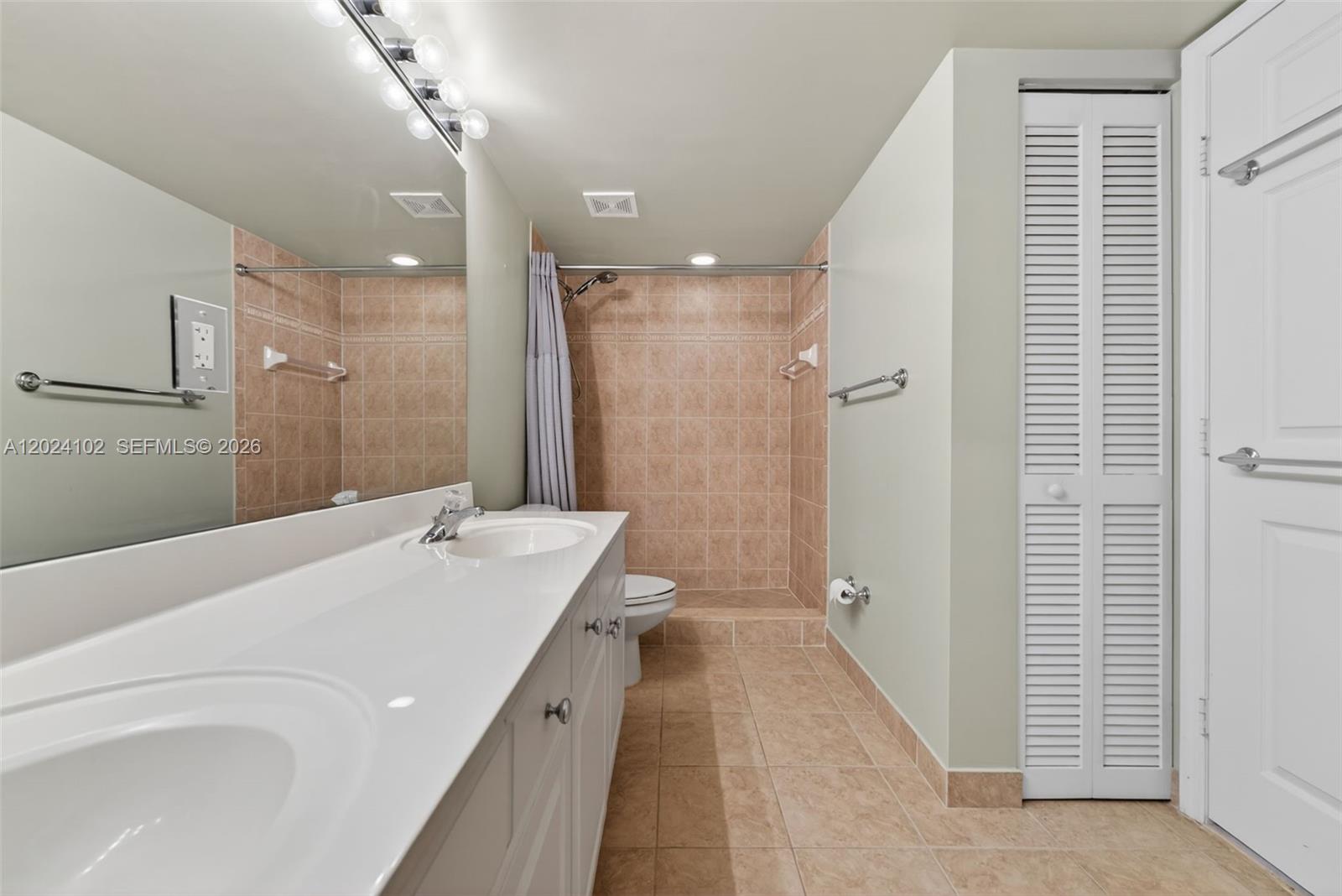 619 E Sheridan St #203, Dania Beach FL 33004