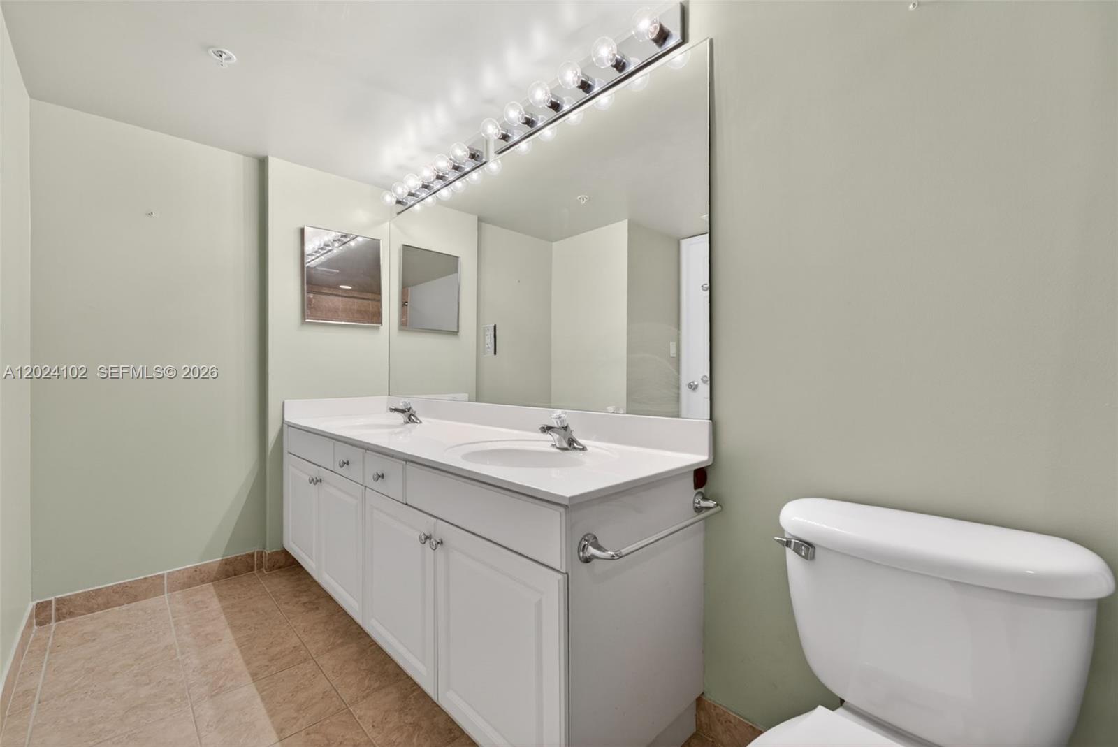 619 E Sheridan St #203, Dania Beach FL 33004