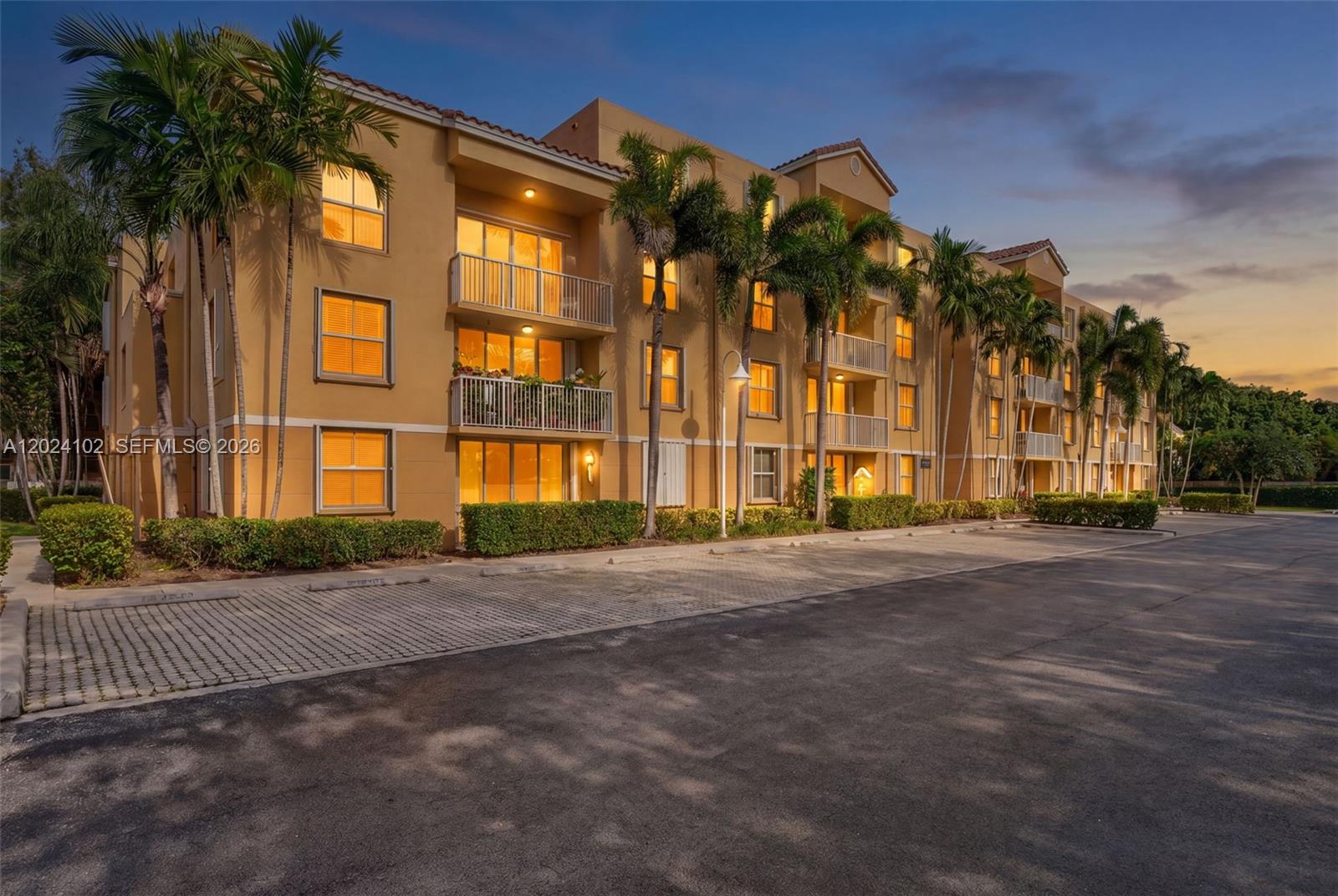 619 E Sheridan St #203, Dania Beach FL 33004