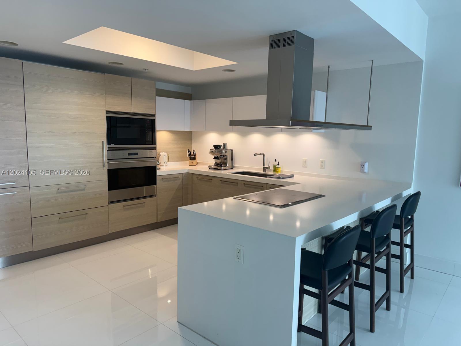 17301 Biscayne Blvd #2305, North Miami Beach FL 33160