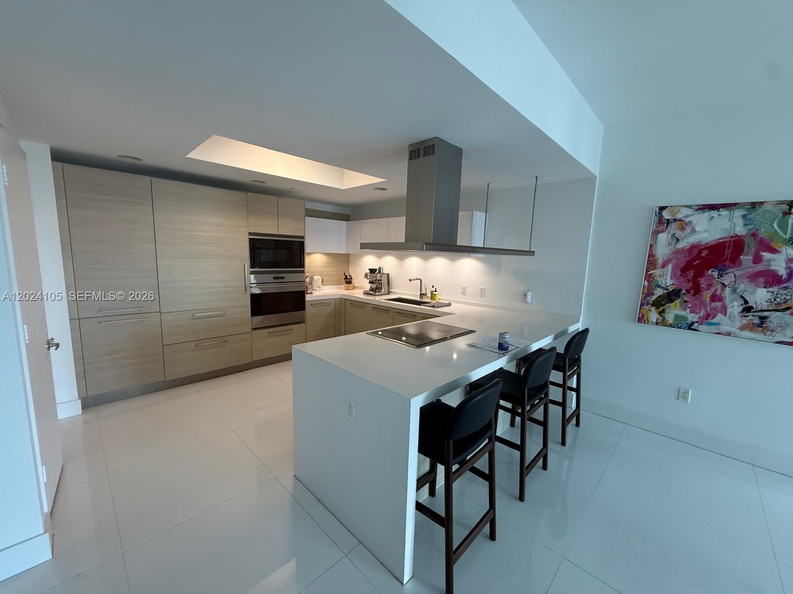 17301 Biscayne Blvd #2305, North Miami Beach FL 33160