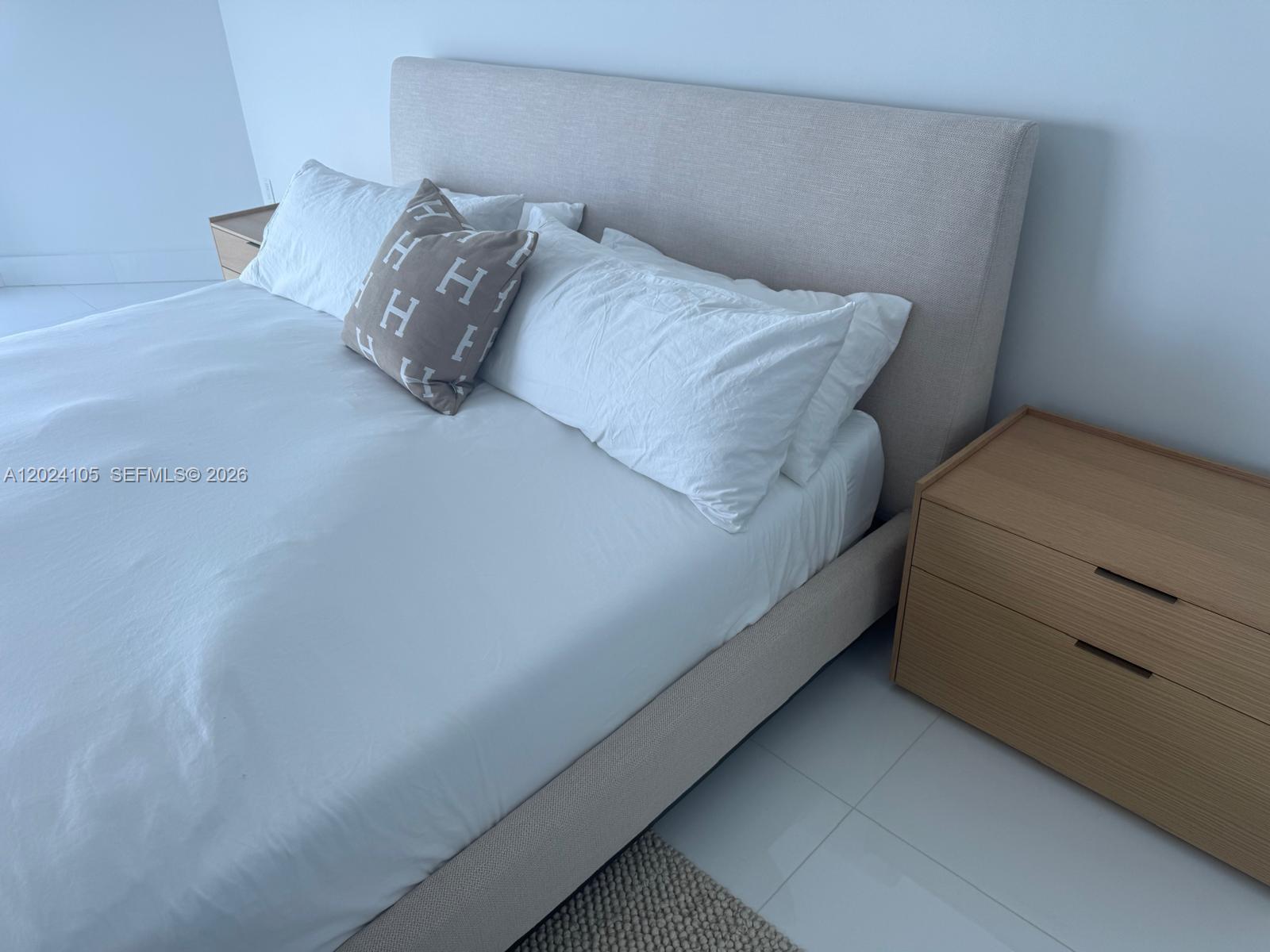 17301 Biscayne Blvd #2305, North Miami Beach FL 33160