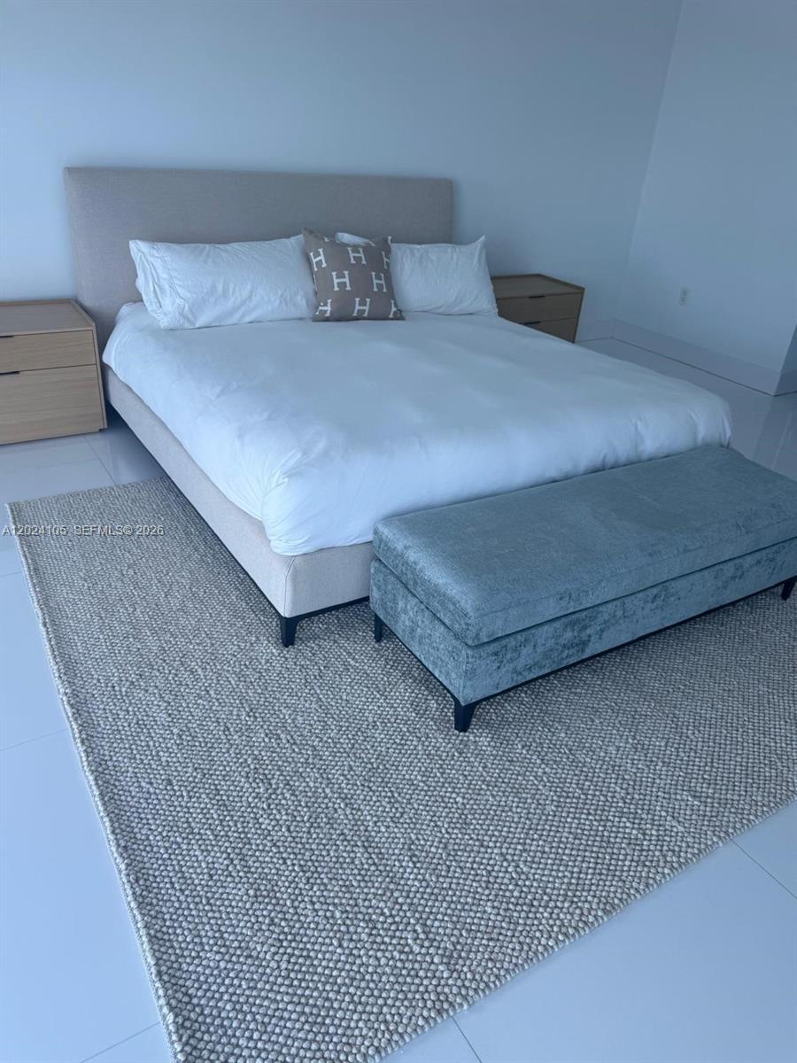 17301 Biscayne Blvd #2305, North Miami Beach FL 33160