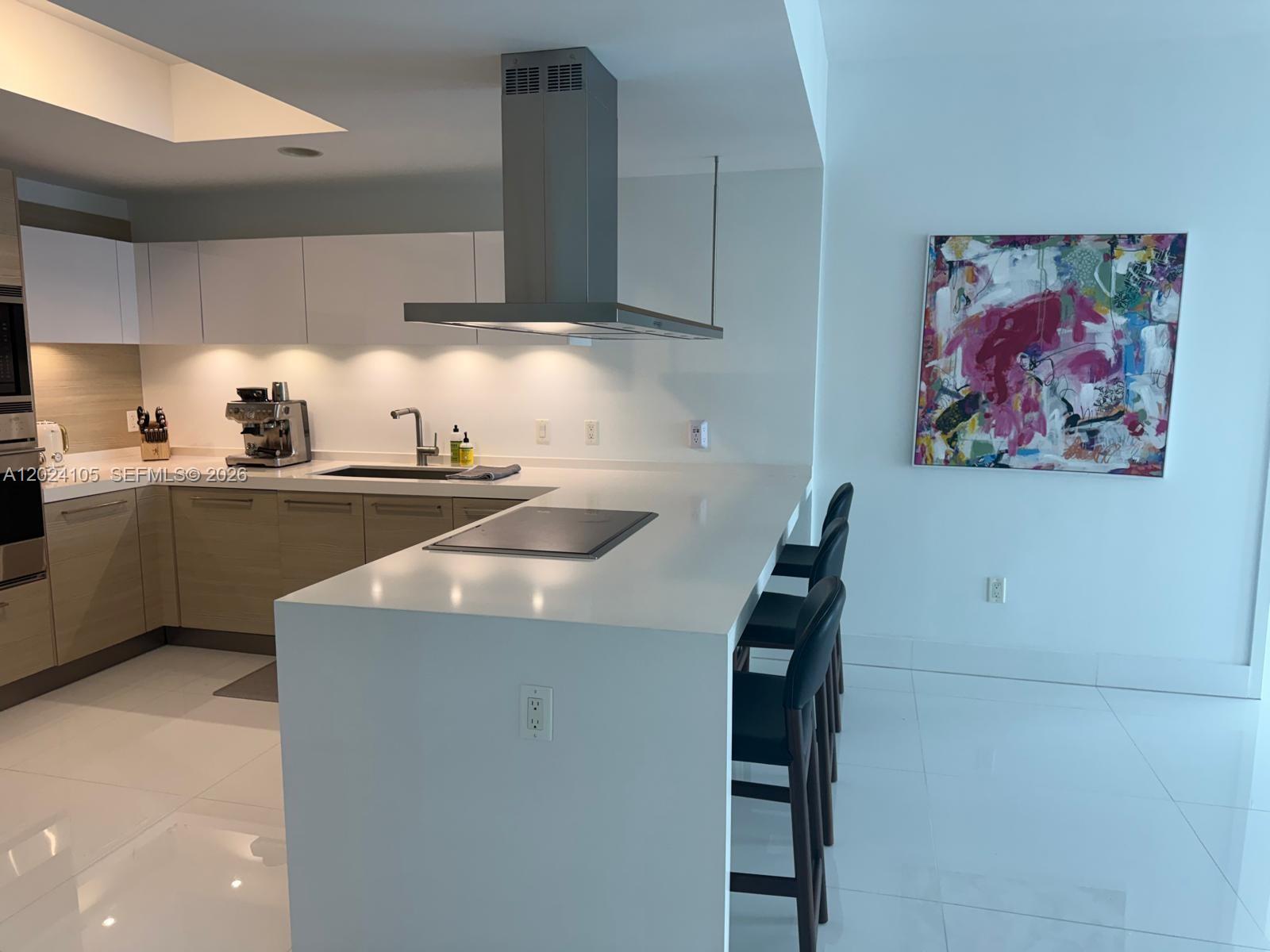 17301 Biscayne Blvd #2305, North Miami Beach FL 33160