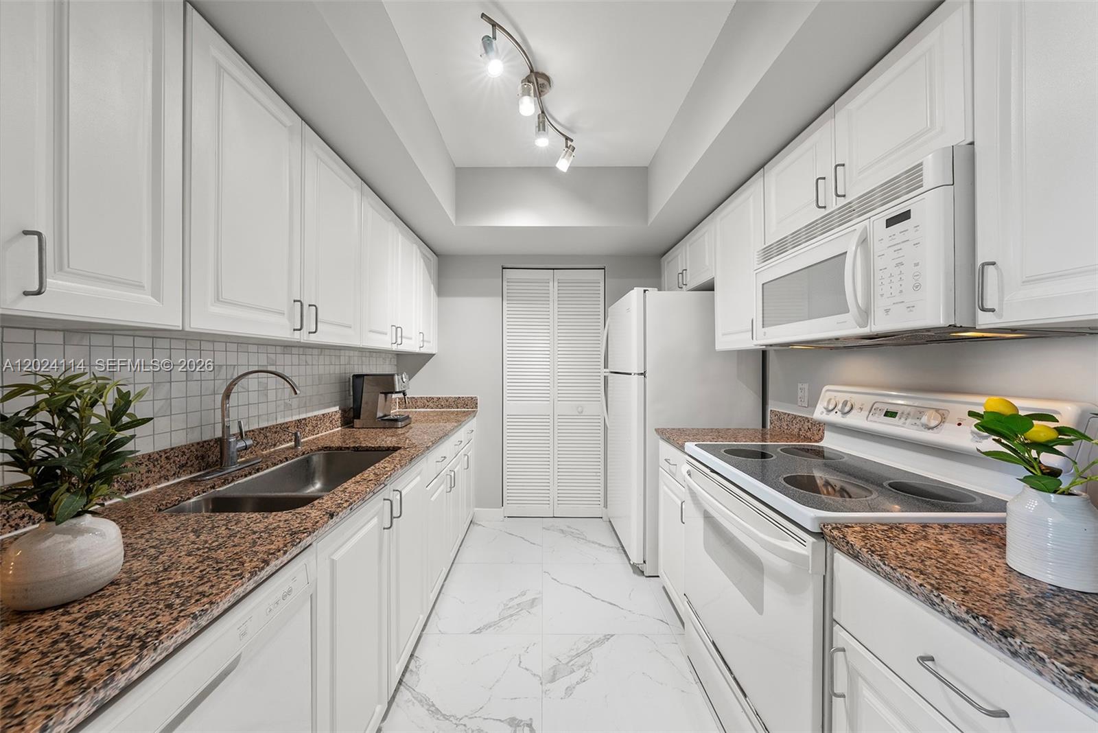90 Alton Rd #1405, Miami Beach FL 33139