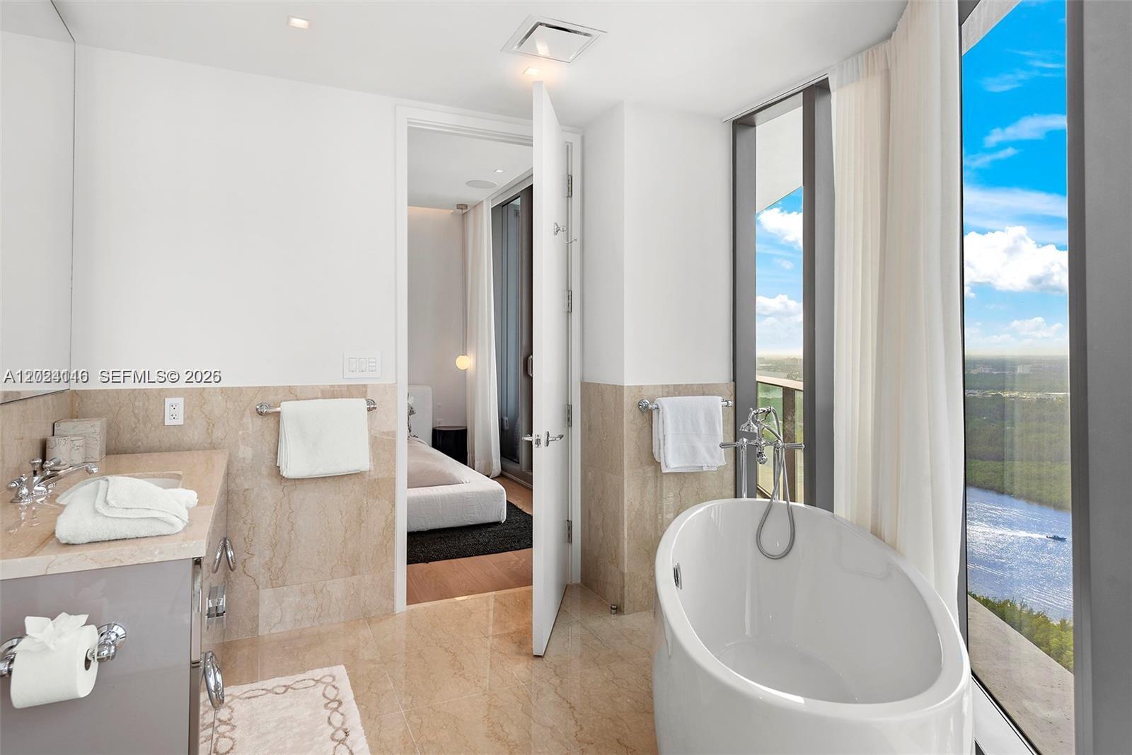 15701 Collins Ave #4105, Sunny Isles Beach FL 33160