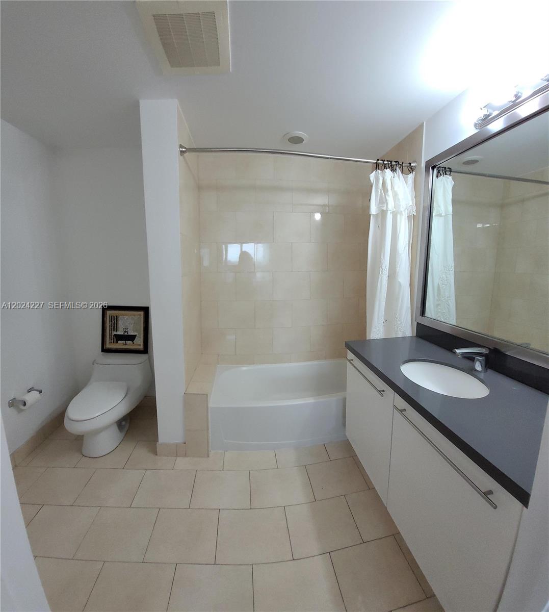 90 SW 3rd St #2208, Miami FL 33130