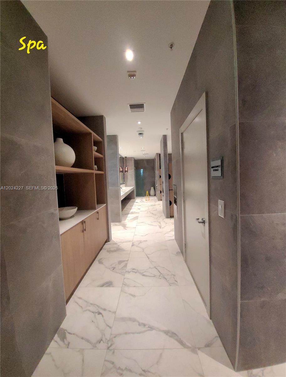 90 SW 3rd St #2208, Miami FL 33130