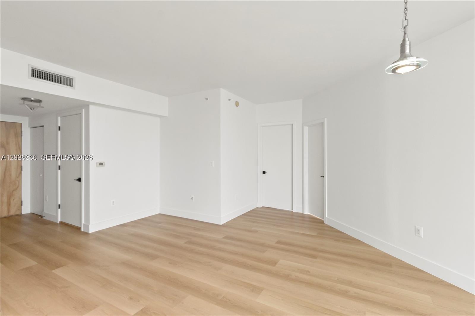350 S Miami Ave #3413, Miami FL 33130
