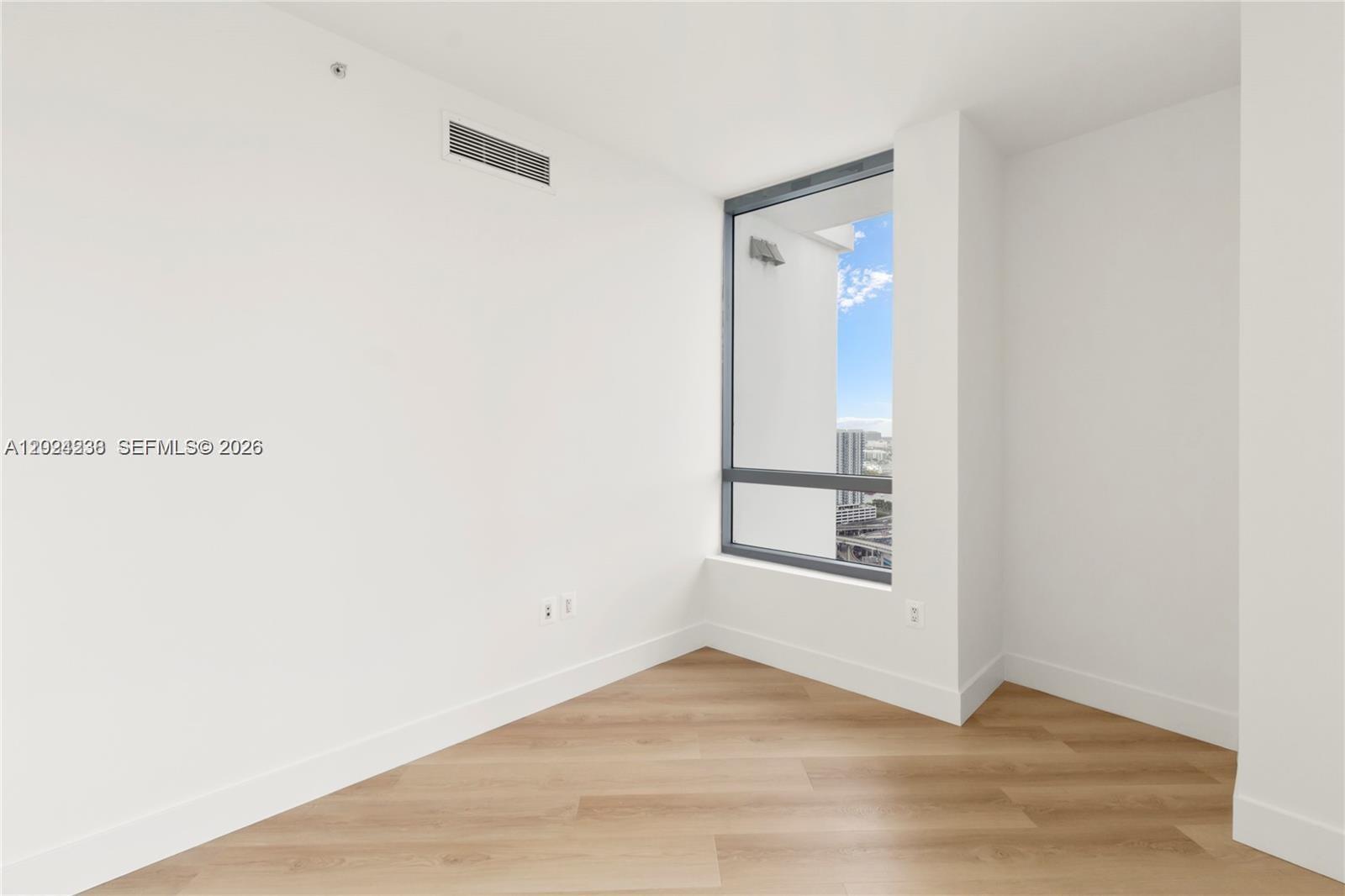 350 S Miami Ave #3413, Miami FL 33130