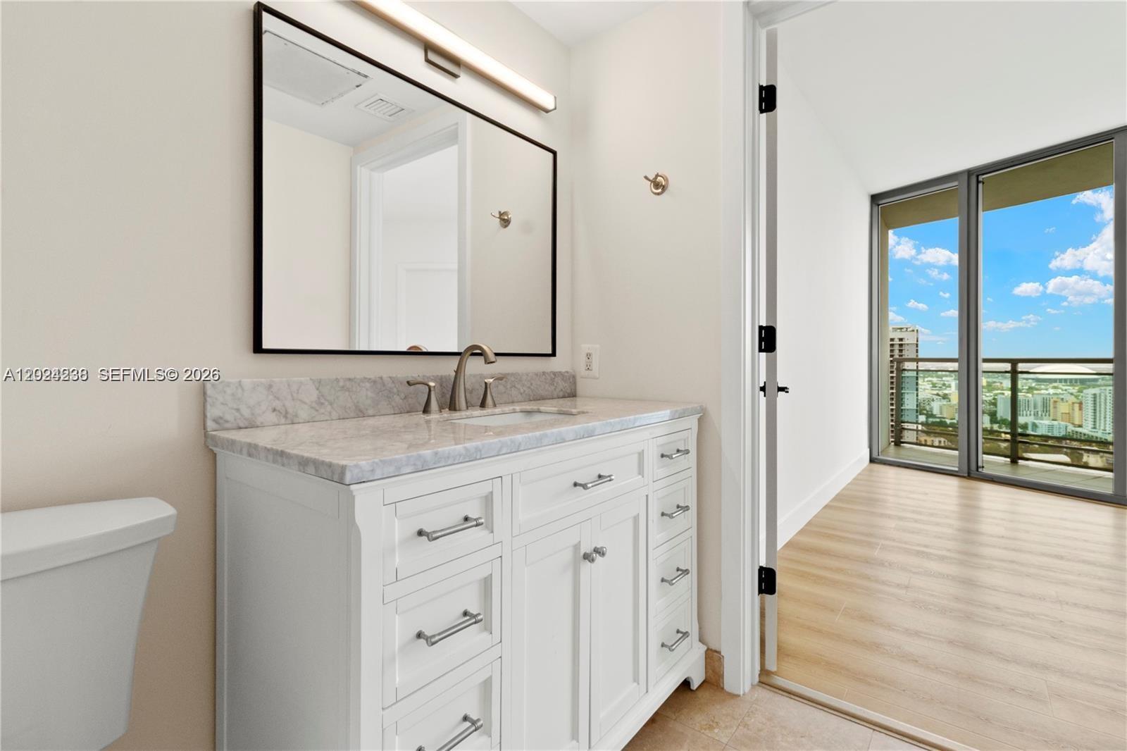 350 S Miami Ave #3413, Miami FL 33130