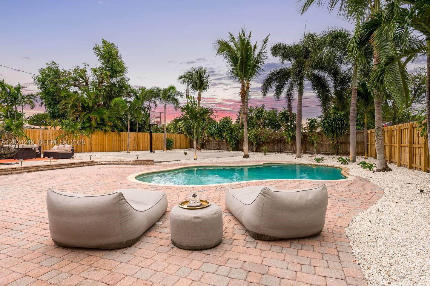 5250 NE 15th Ave, Fort Lauderdale FL 33334
