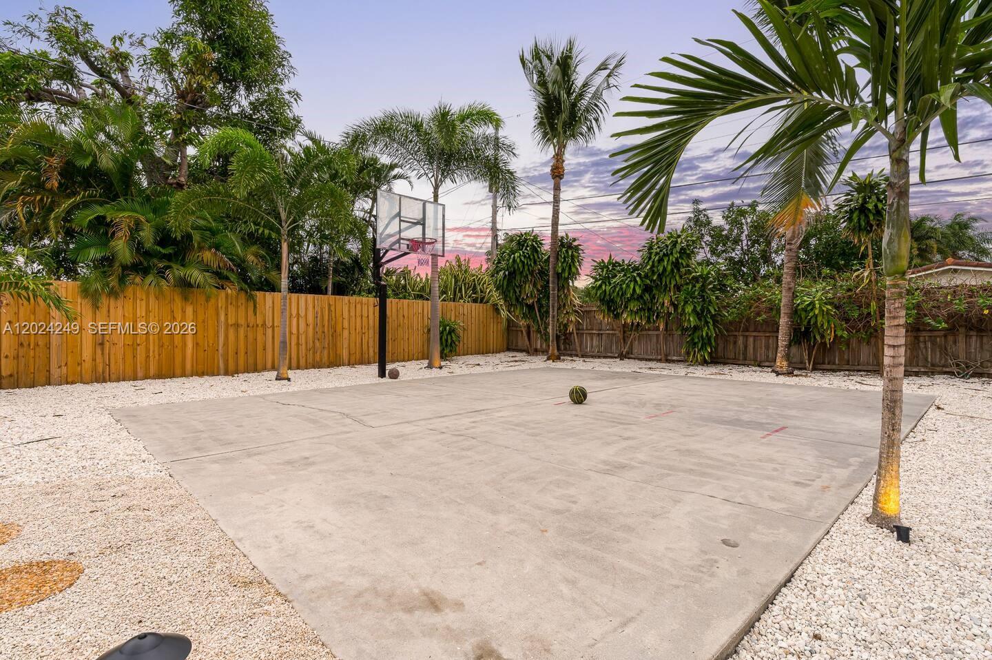 5250 NE 15th Ave, Fort Lauderdale FL 33334
