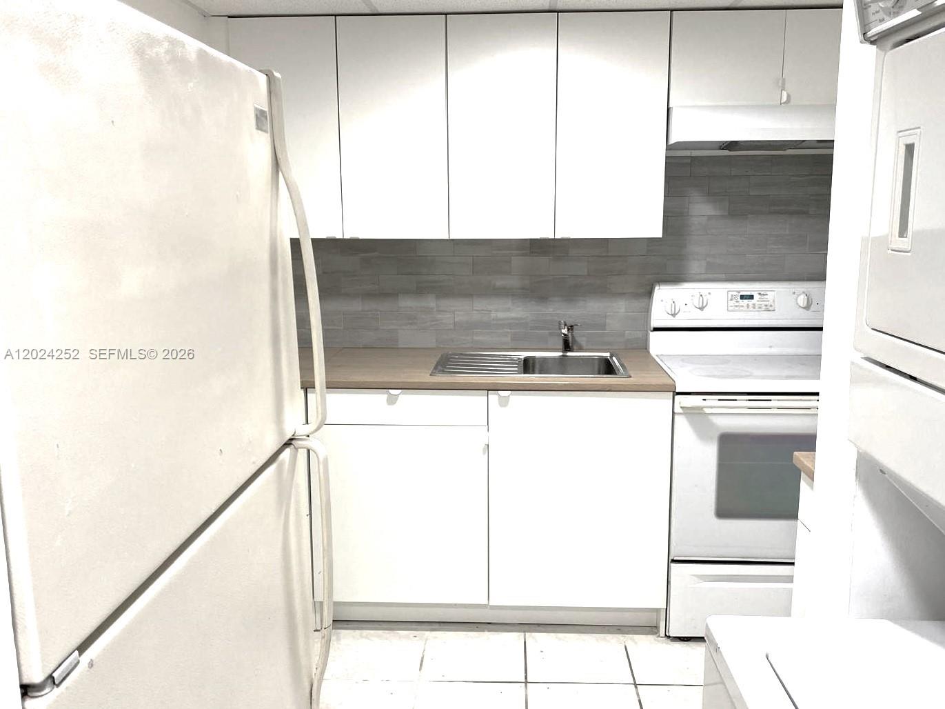 10000 NW 80 Ct #2225, Hialeah Gardens FL 33016