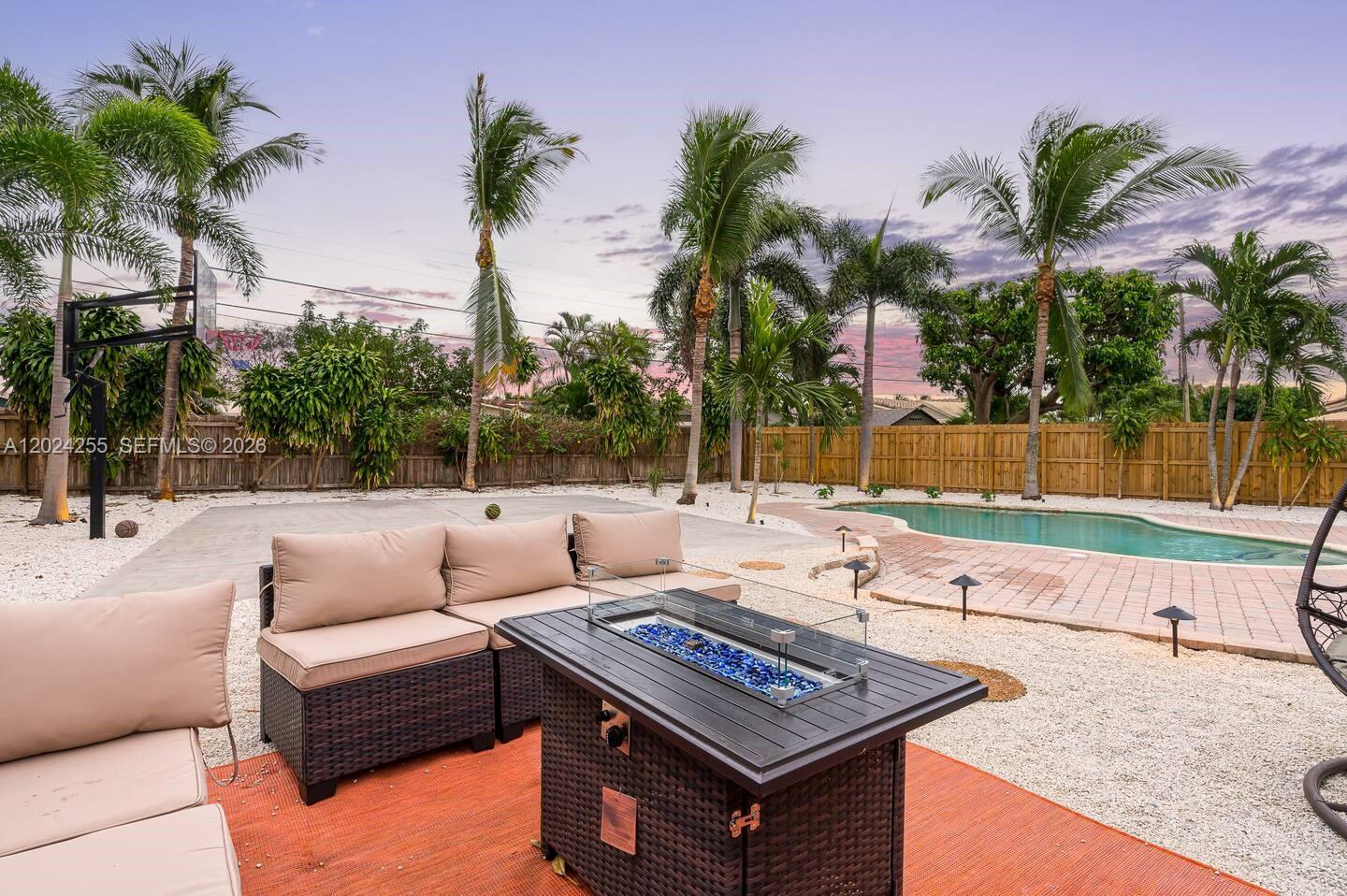 5250 NE 15th Ave, Fort Lauderdale FL 33334