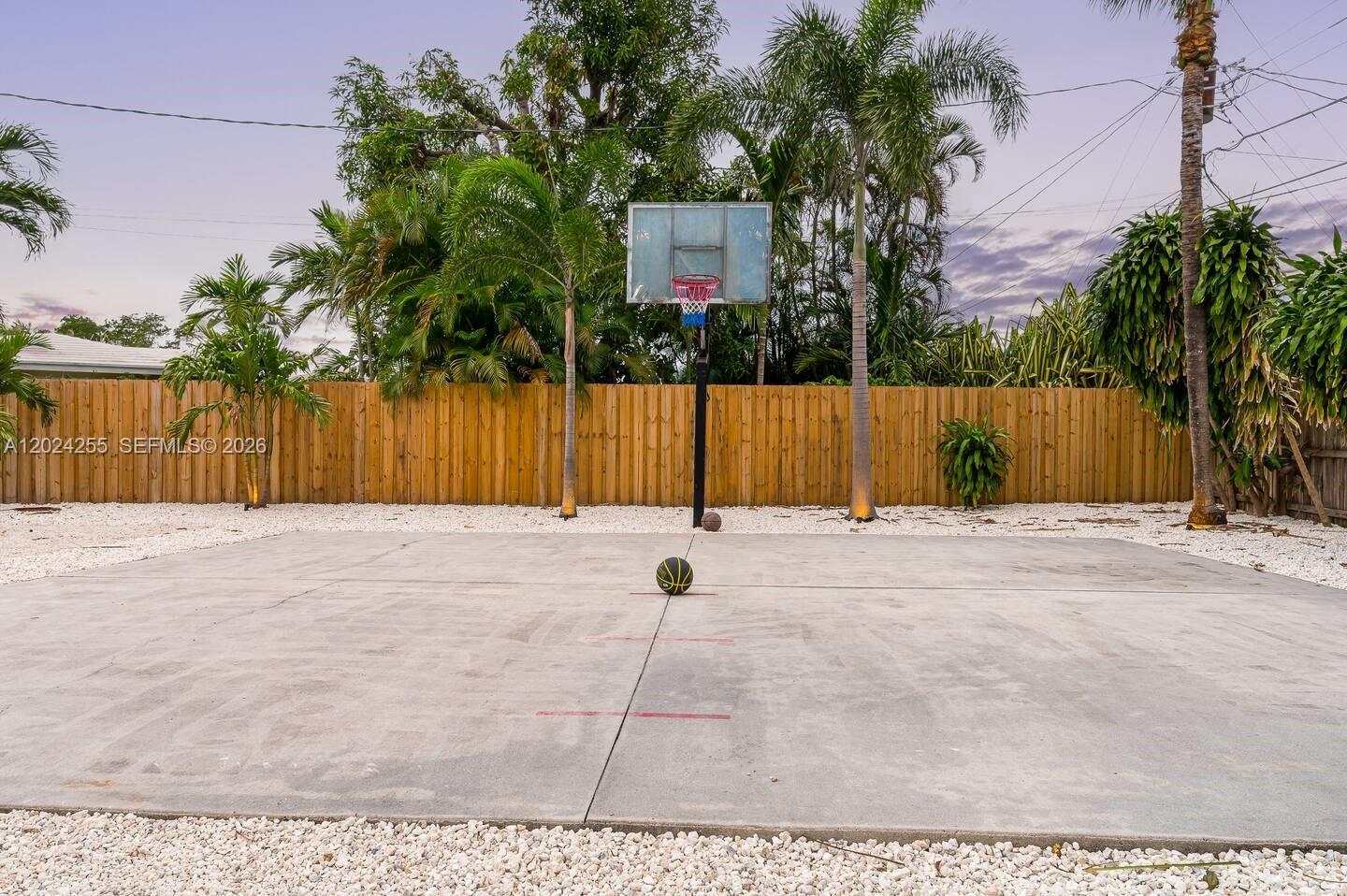 5250 NE 15th Ave, Fort Lauderdale FL 33334