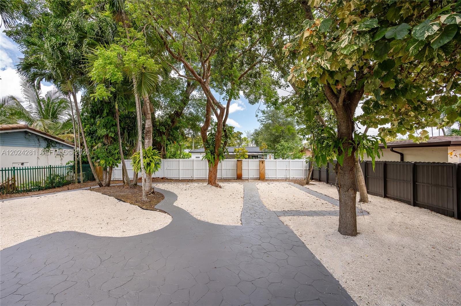 264 Navajo St, Miami Springs FL 33166