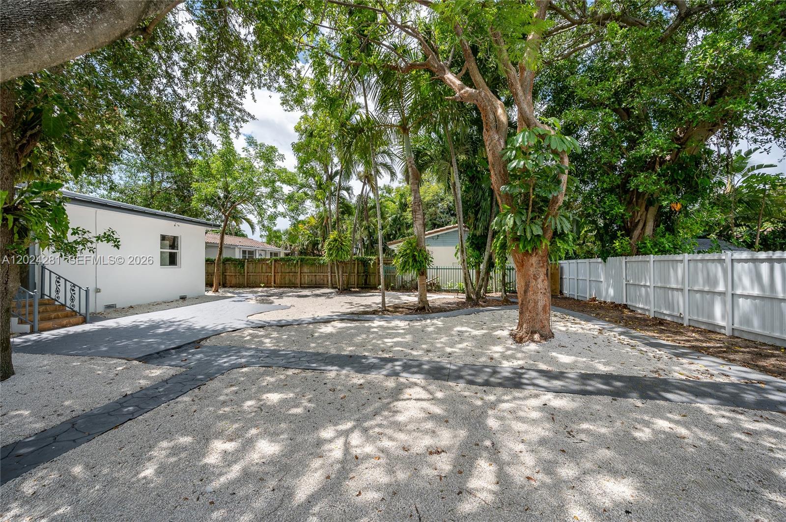 264 Navajo St, Miami Springs FL 33166