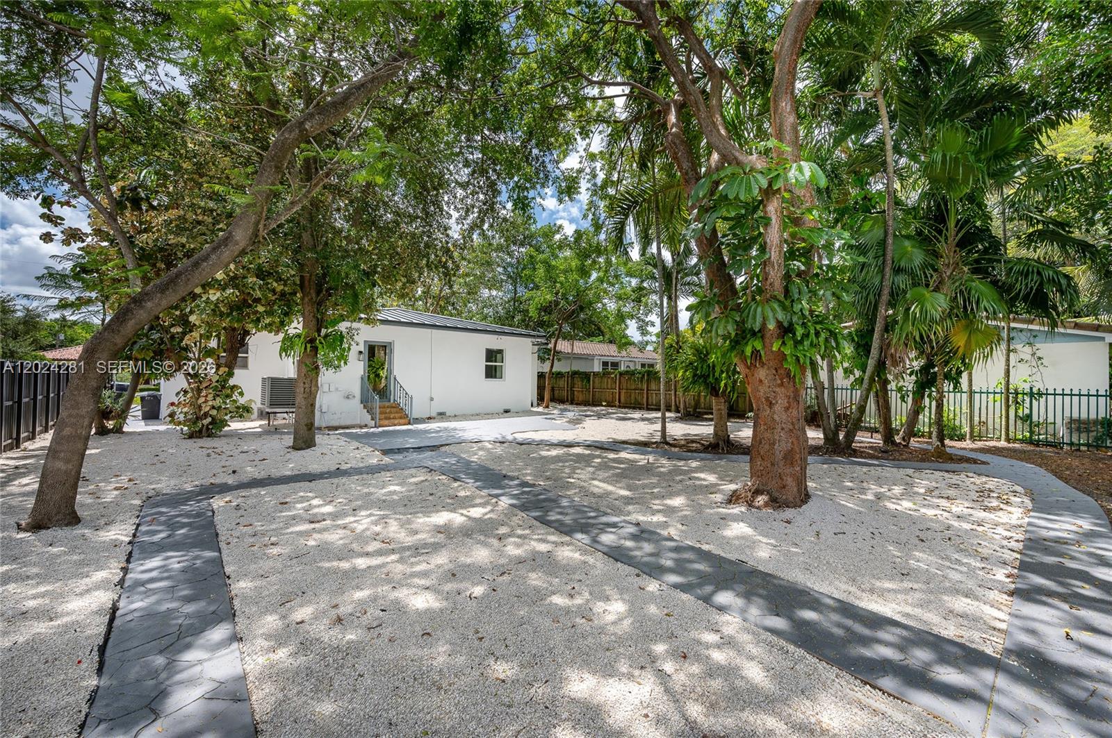 264 Navajo St, Miami Springs FL 33166