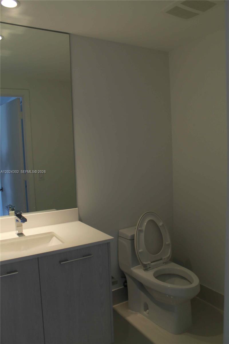 45 SW 9th St #2109, Miami FL 33130