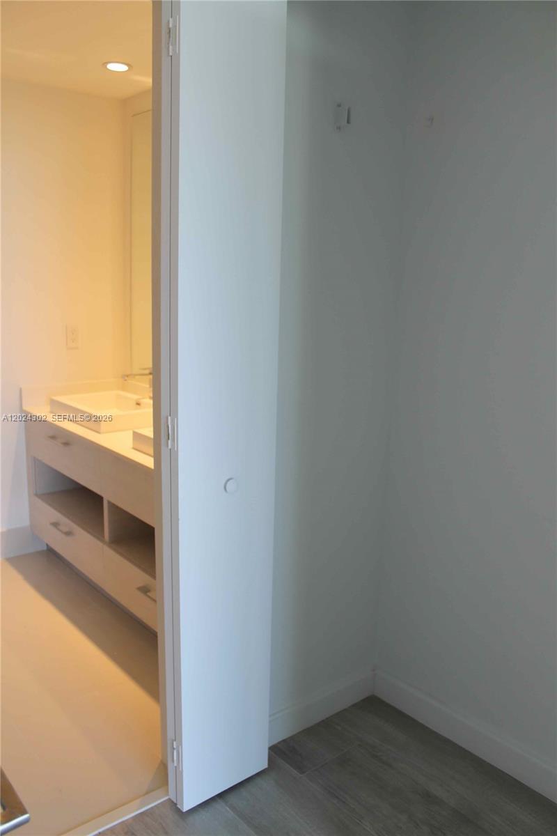 45 SW 9th St #2109, Miami FL 33130