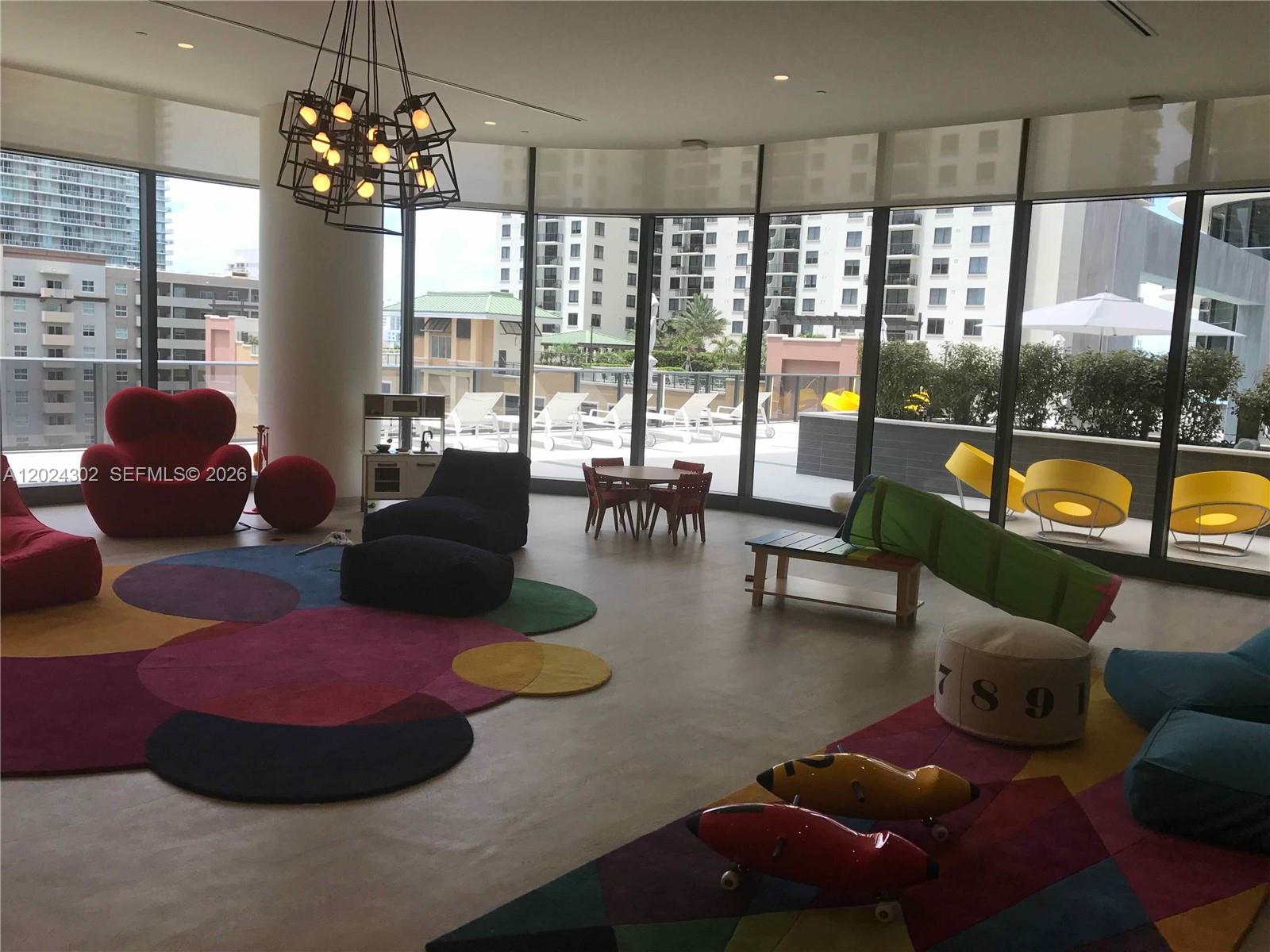 45 SW 9th St #2109, Miami FL 33130